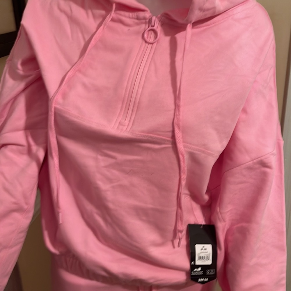 Wide leg sweatpants with pockets and sweatshirt with a hood and big pocket - Picture 2 of 4